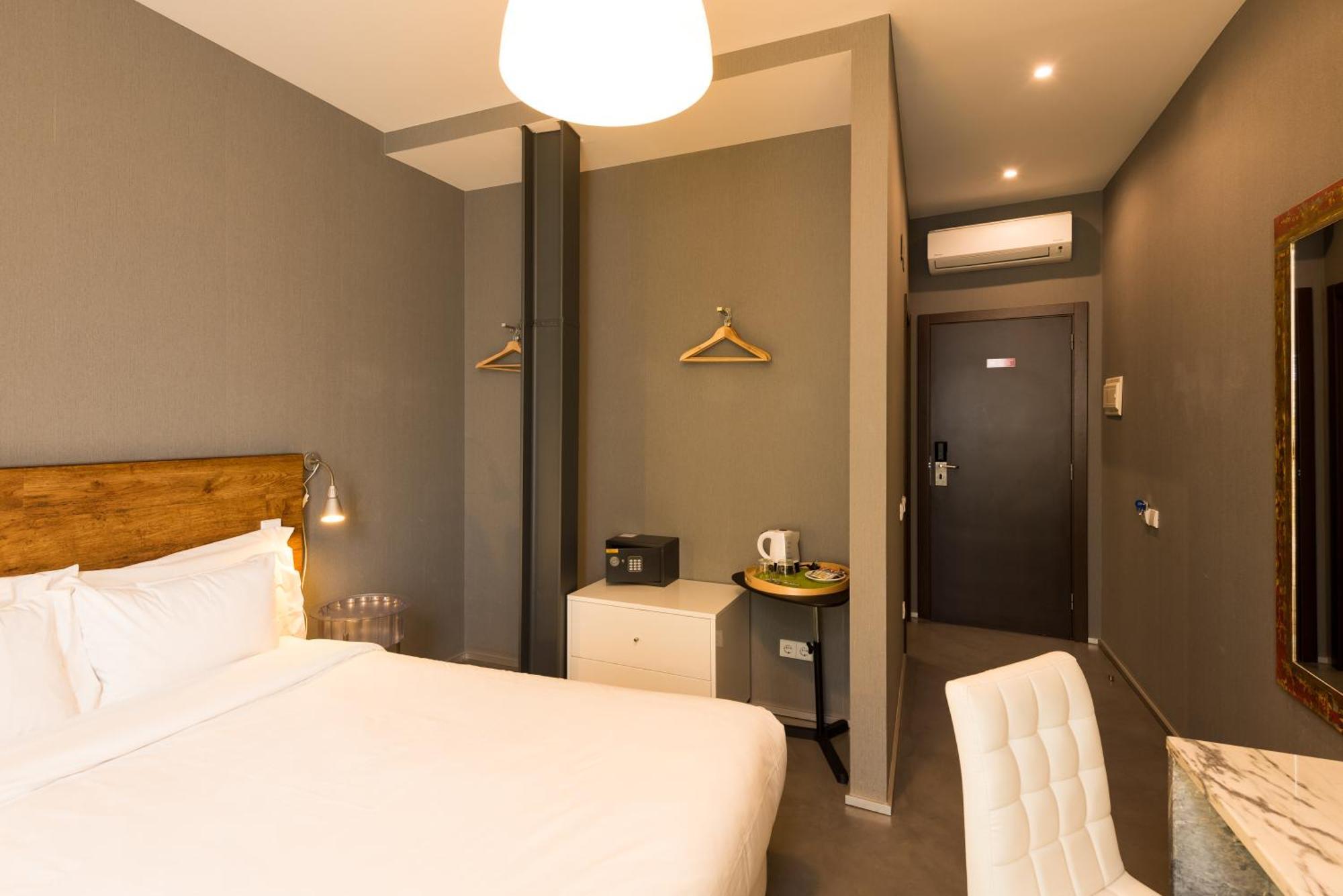 Alfama - Lounge Aparthotel 3*