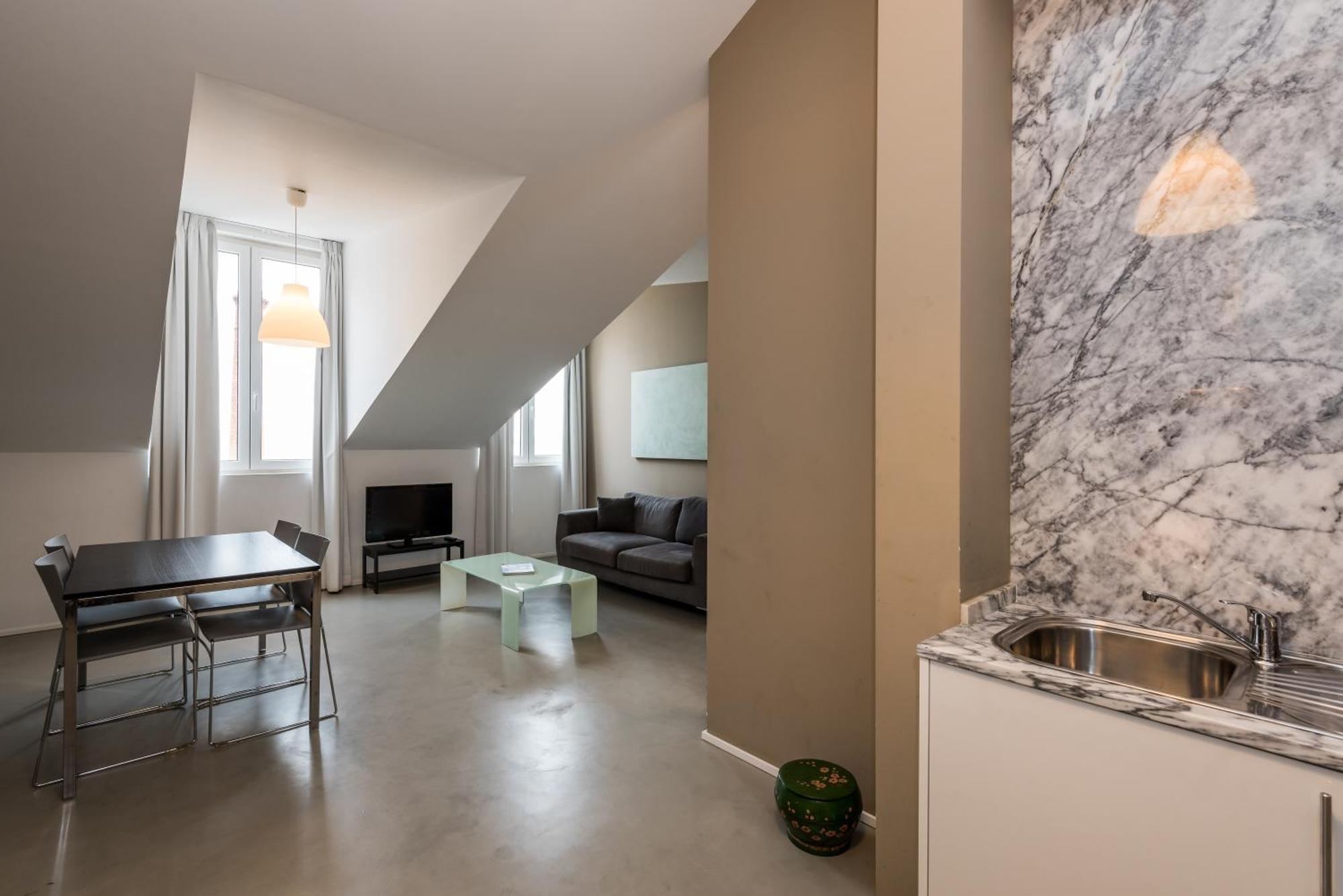 Alfama - Lounge Aparthotel 3*